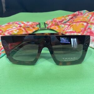 Tahari Oversized Sunglasses